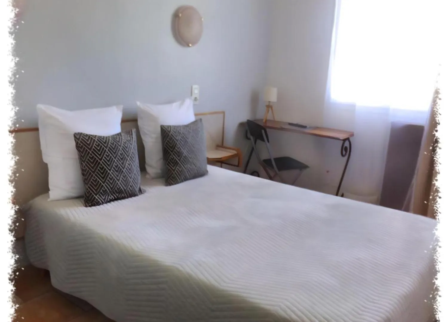 **  Hotel Du Lac Chateau-Arnoux-Saint-Auban France