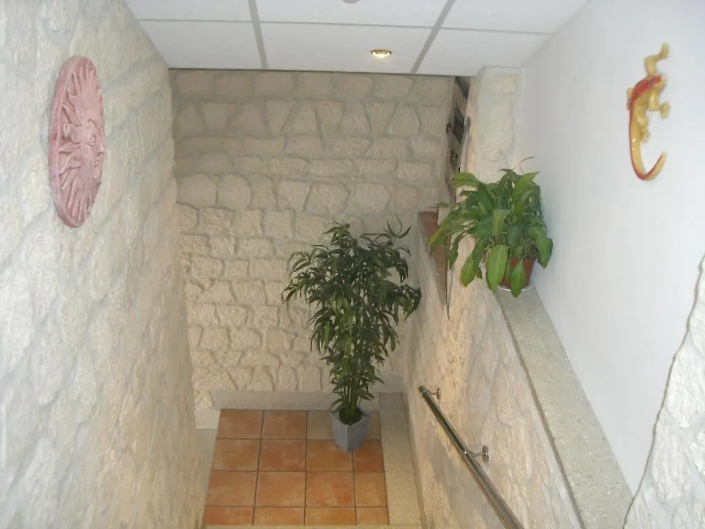 Hotel Du Lac Chateau-Arnoux-Saint-Auban 2*,  France