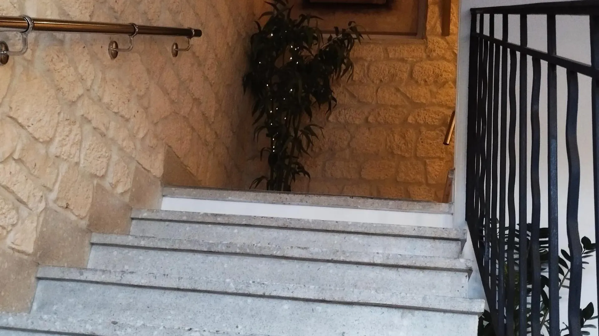 Hotel Du Lac Chateau-Arnoux-Saint-Auban 2*,