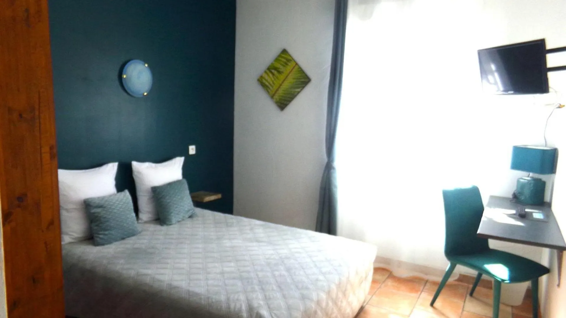 Hotel Du Lac Chateau-Arnoux-Saint-Auban 2*,  France